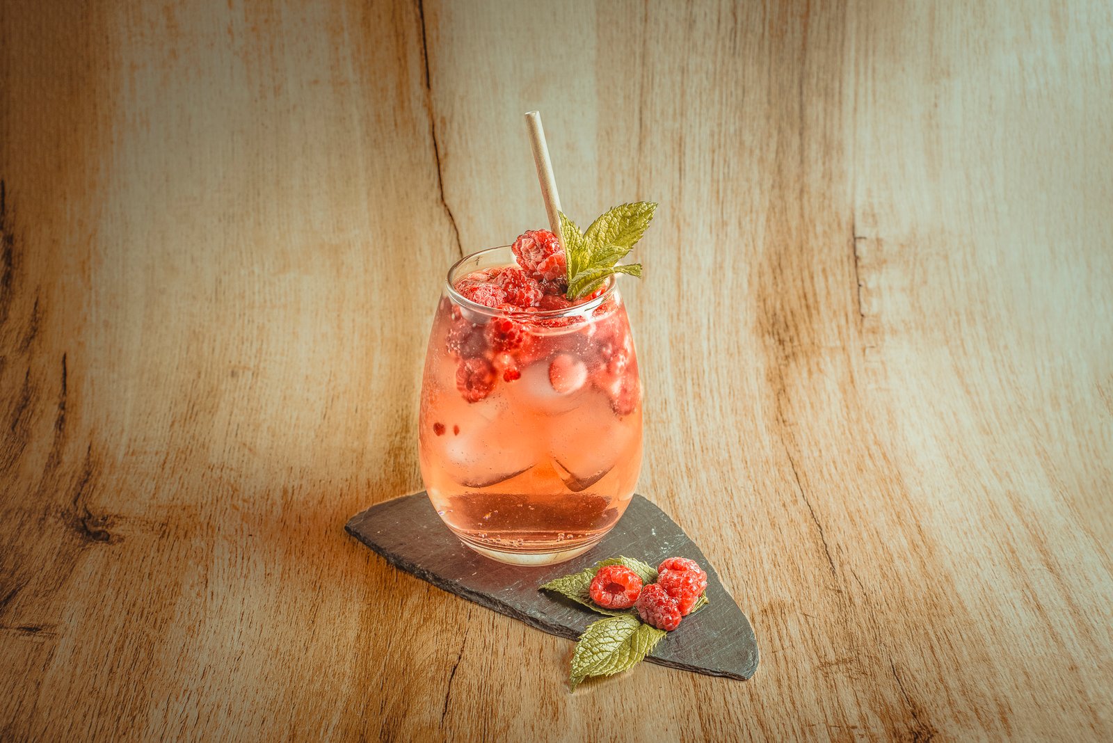 Gin Tonic de Frutos Rojos del Hotel Mascardi Park Lodge