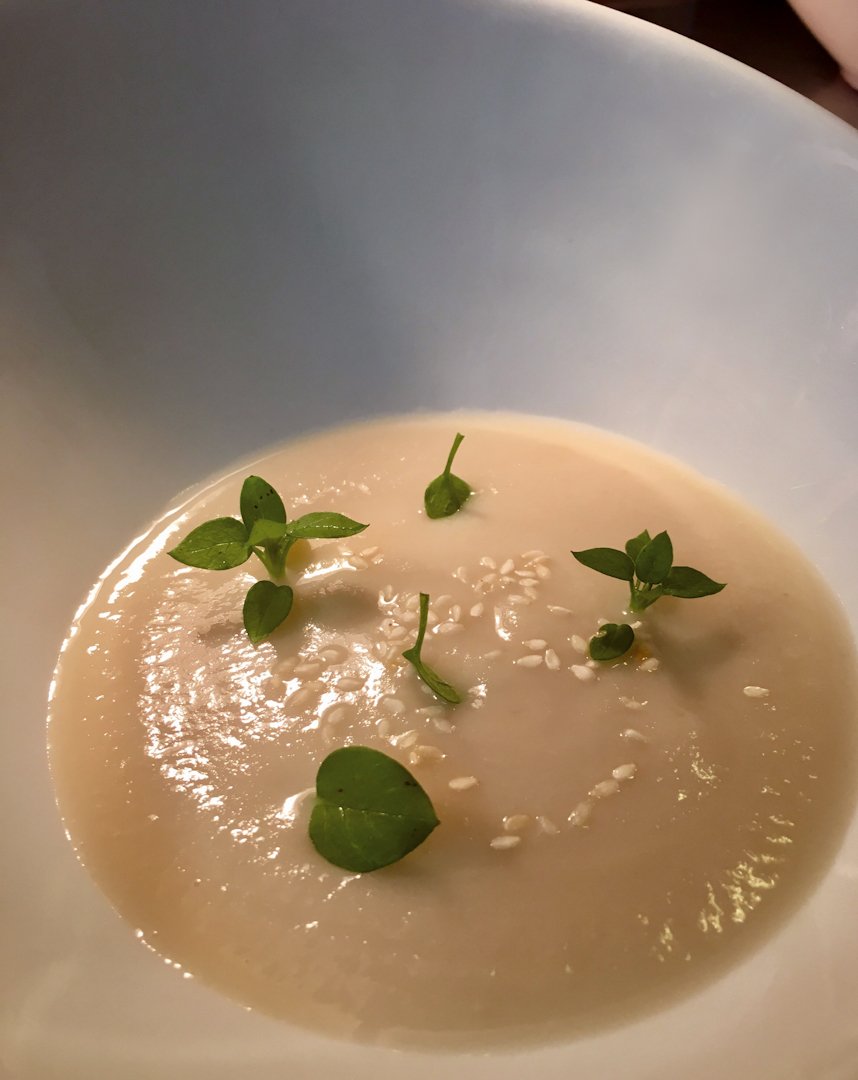 Sopa de topinambur y vinagre de sidra de manzana