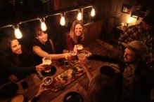 Navidad se celebra con amigos en Cerveza Patagonia