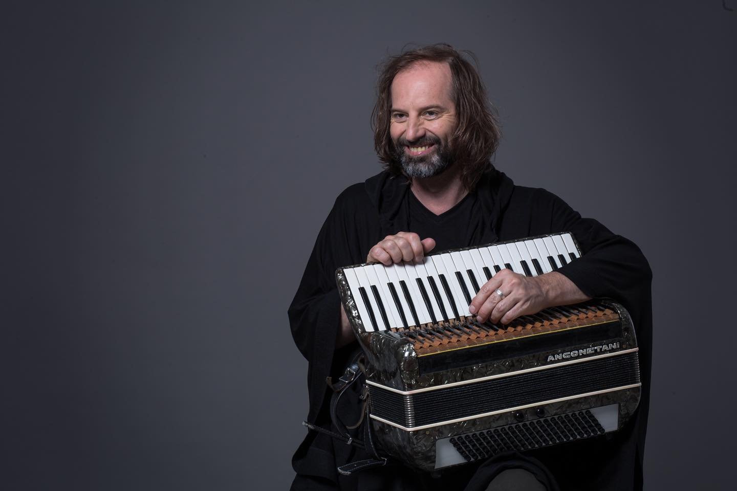 Chango Spasiuk se presenta en el Camping Musical Bariloche